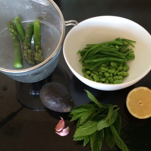 Green veg for quinoa salad