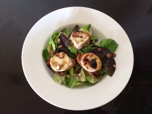 Honeyed goatscheese salad