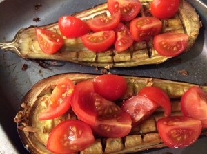 Baked aubergine with tomato